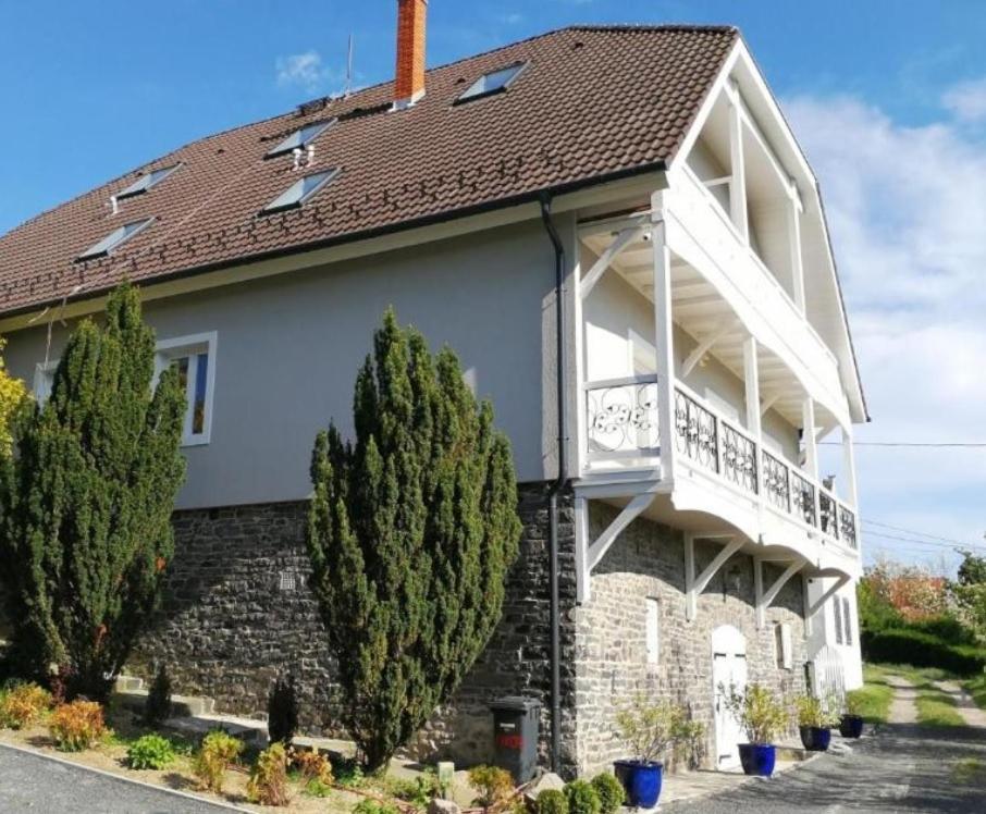 Villa Izabella Badacsonytordemic Exterior photo