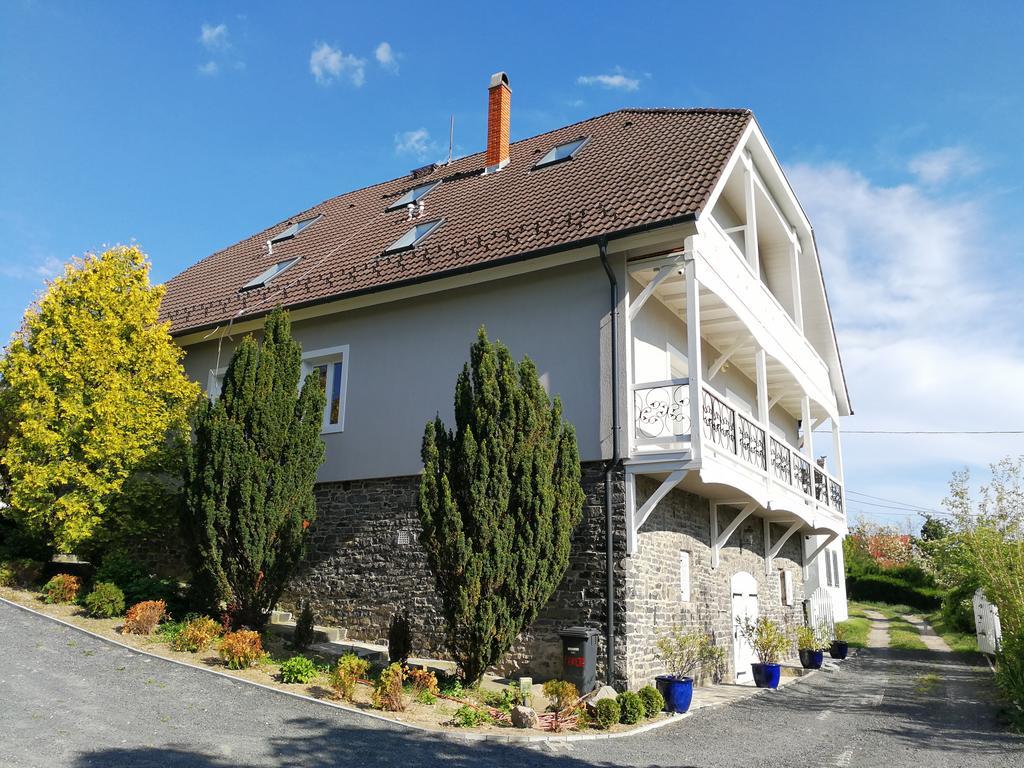 Villa Izabella Badacsonytordemic Exterior photo